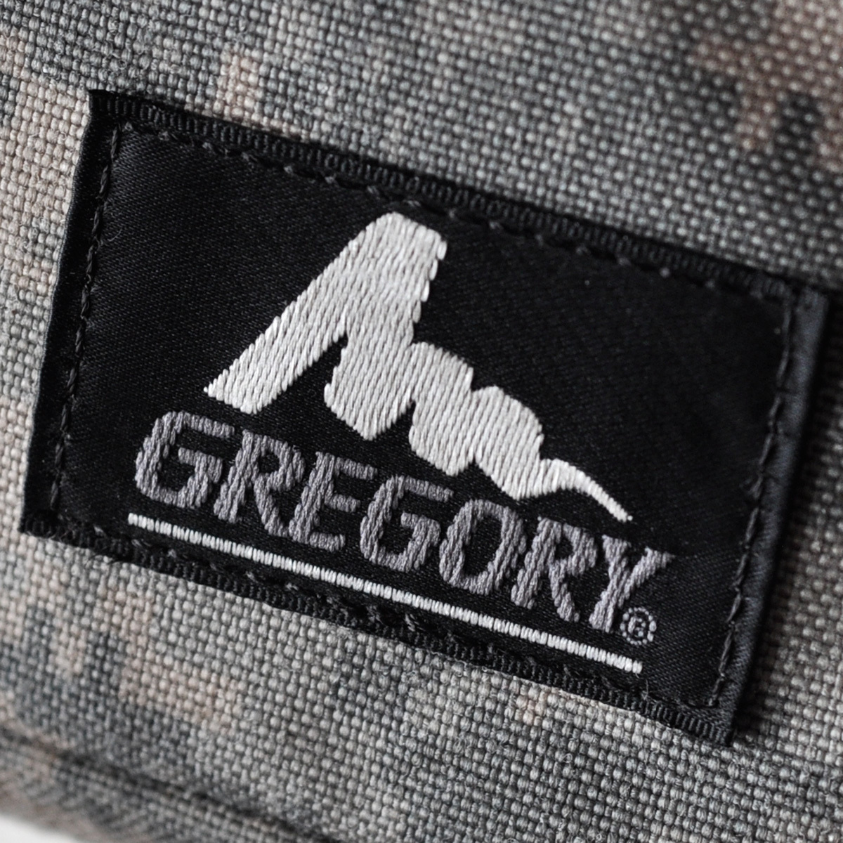品番 GREGORY グレゴリー パデッドショルダーポーチ S デジカモ USA製 