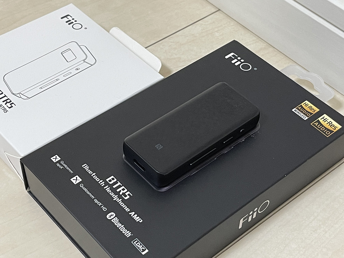 美品 FiiO BTR5 bluetooth レシーバー ES9218P アンプ USB DAC バランス 2.5mm ハイレゾ aptX LDAC トランスミッター レザーケース