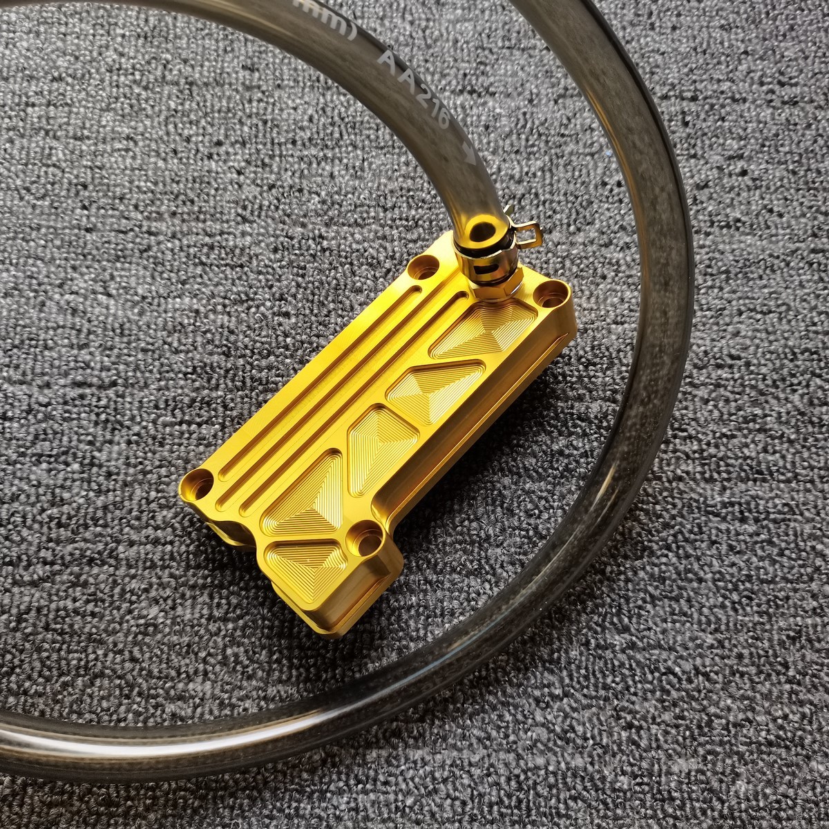 ZRX1200 GPZ900 ZEPHYR1100ビレット ブリーザーカバー（16-0130金）_2