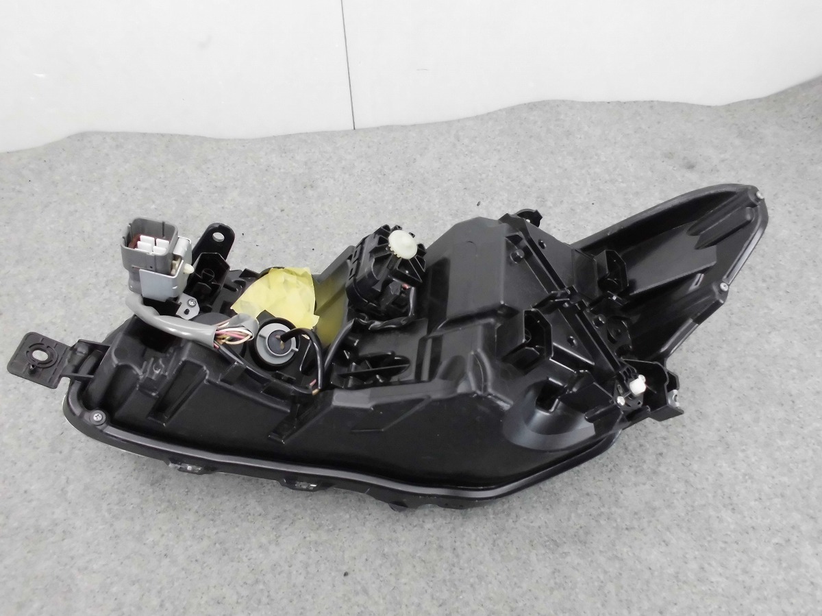 レヴォーグ 右ヘッドライト ランプ ICHIKOH 1941 打刻 VL VM4 純正