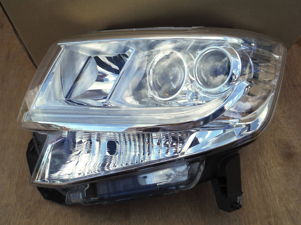 ダイハツ TANTO/タントカスタム LA600S 左ライト/左ヘッドライト LED