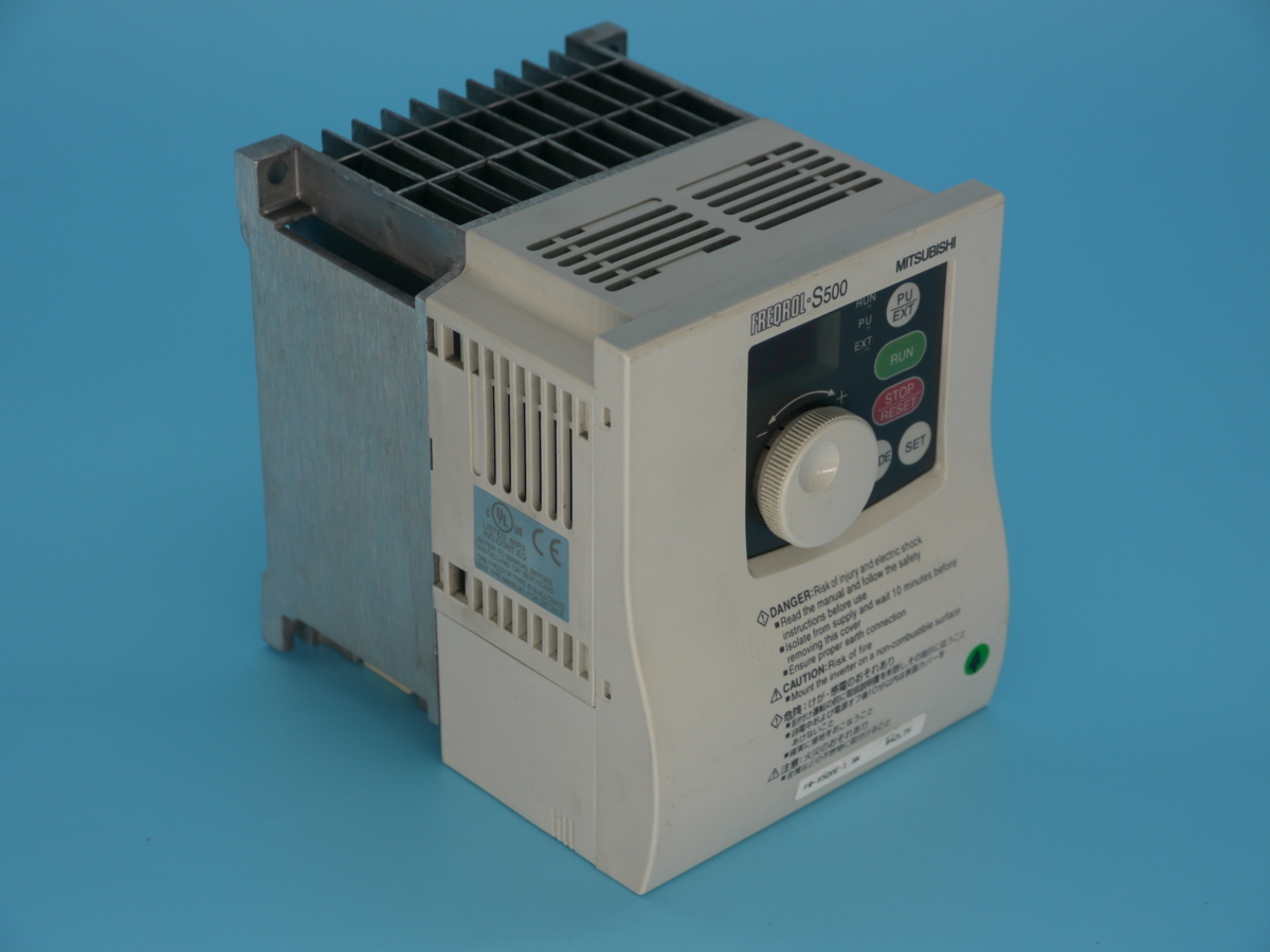 三菱電機製】インバータ FR-S520E-1.5K【保証期間:90日】LNS-0175-004