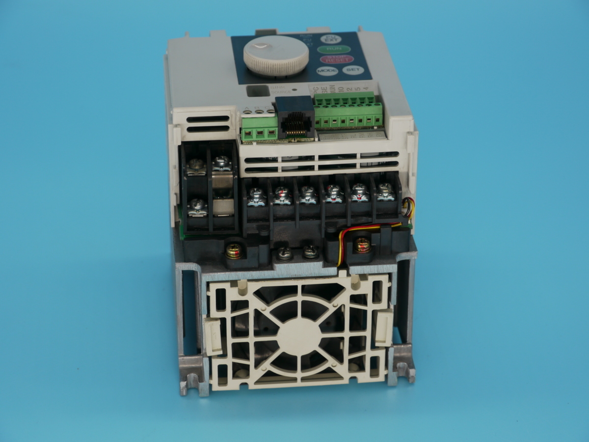 三菱電機製】インバータ FR-S520E-1.5K【保証期間:90日】LNS-0175-004