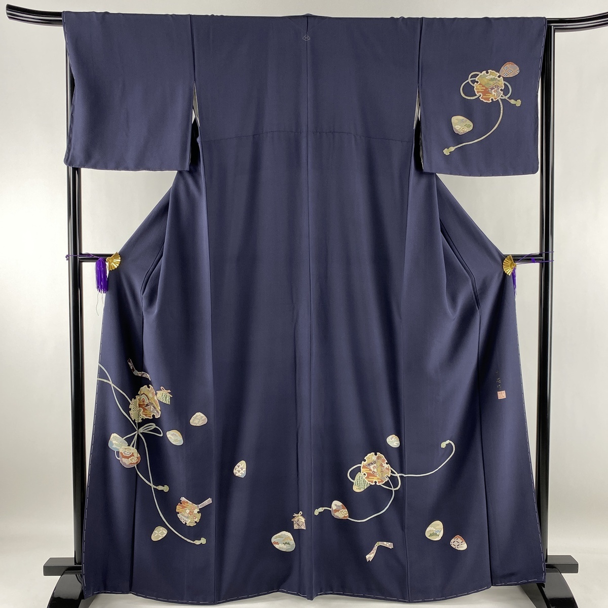  付下げ 秀品 落款 一つ紋 雪輪 貝合わせ 金糸 金彩 紺色 袷 166cm 66cm M 正絹(付下げ)｜売買されたオークション情報、yahooの商品情報をアーカイブ公開 - オークファン 付下げ