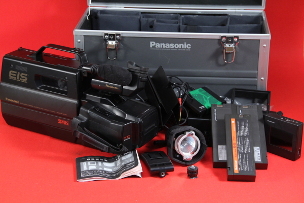 現状扱い Panasonic NV-M900 EIS S-VHS ビデオカメラ!(8ミリビデオ