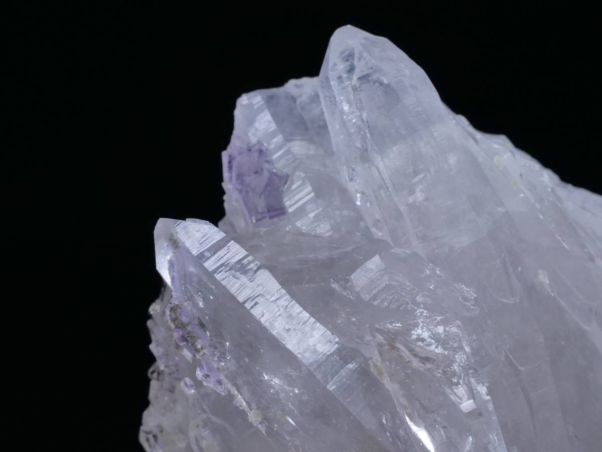 鉱物 標本 蛍石 水晶 原石】中国 湖南省 フローライト 強光沢 クォーツ