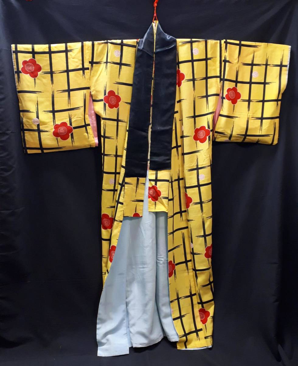 A149】女着物 黒色 黄色 格子柄 梅 衣装 舞踊 大衆演劇 普段着物 和服