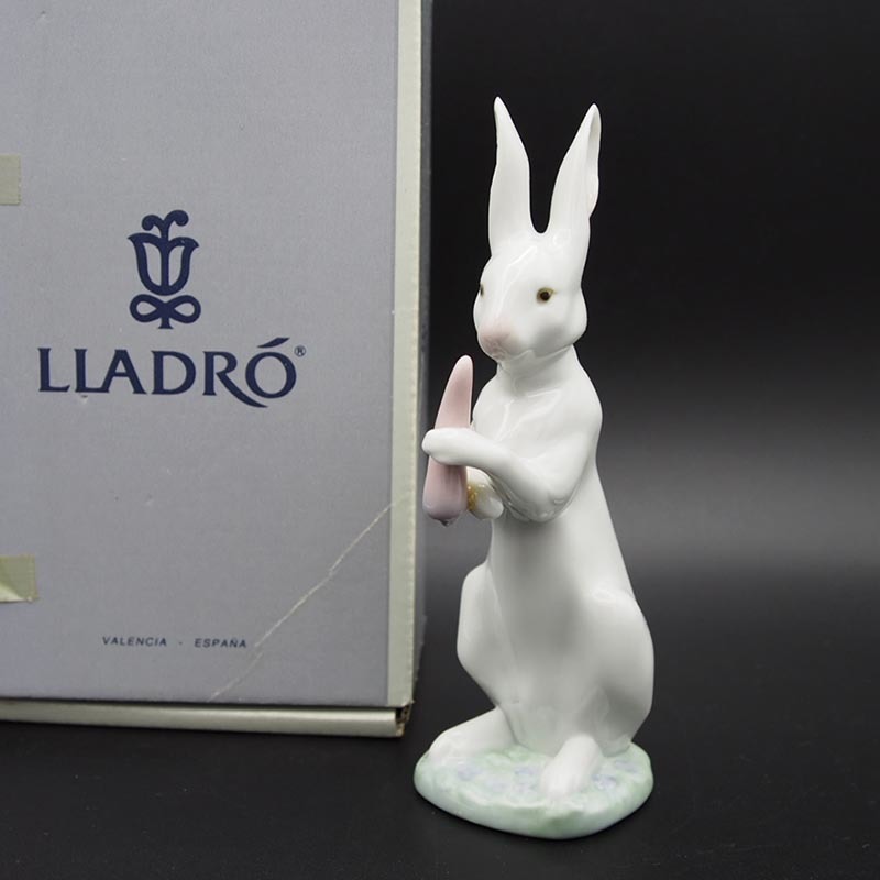 LLADRO リヤドロ スナックタイム 5889 フィギュリン 絶版 5889 リヤドロ Lladro Carrot Snack リヤドロ公式オンライン Eating