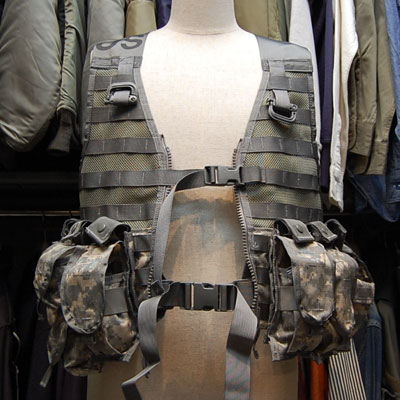 米軍実物放出品　US MOLLE II Fighting Load Carrier (FLC) ACU_2