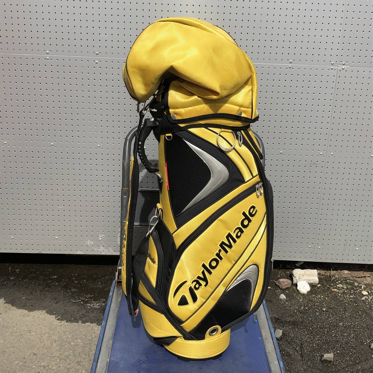 TaylorMade キャディバッグ イエロー/ブラック TaylorMade テーラーメイド キャディバッグ ゴルフバッグ イエロー