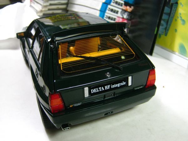 ミニカー●京商 1/18●ランチア・デルタ HF インテグラーレ●ダークグリーン
