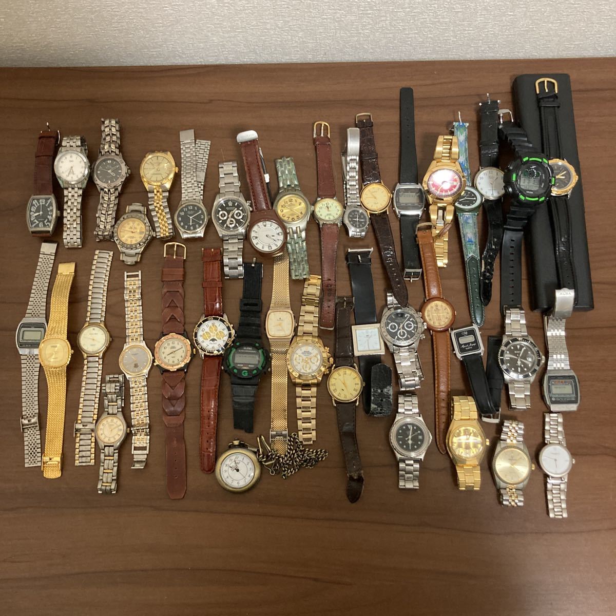 新品，HOT 1円スタート 腕時計 クォーツ 電池式 アナログ デジタル 懐中時計 時計 大量まとめ 40点 8 402 O8(アナログ（クォーツ式）)｜売買されたオークション情報、yahooの商品情報をアーカイブ公開 - オ その他