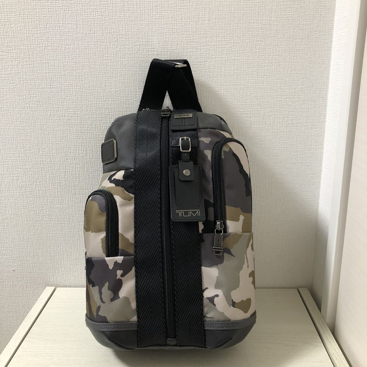 【全国無料，限定セール】 TUMI トゥミ Higgins ヒギンズ ボディバッグ 迷彩 カモ ショルダー 2223393 スリング バックパック ウエスト(その他)｜売買されたオークション情報、yahooの商品情報をアーカイブ公開 - オークファ かばん、バッグ