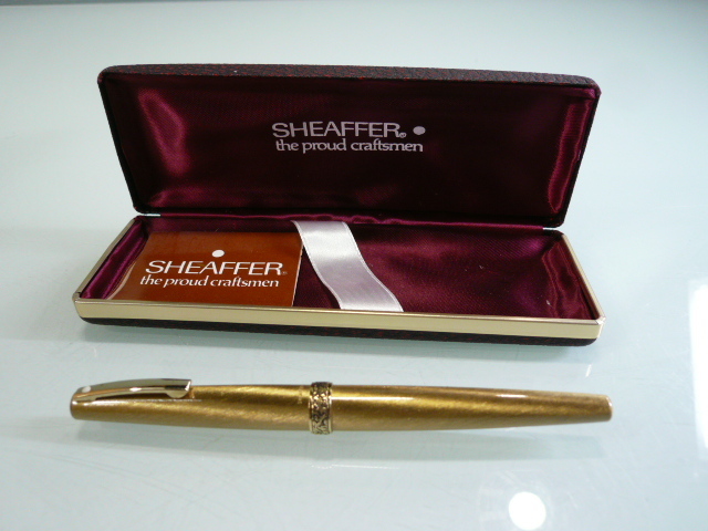 Pen Sheaffer Legacy Fountain Black - Chrome Trim in Gold Nib
