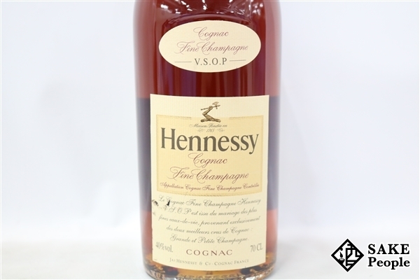 ◆注目! ヘネシー VSOP スリムボトル クリア 700ml 40％ コニャック ヘネシー VSOP スリムボトル 40% 箱なし 箱付き