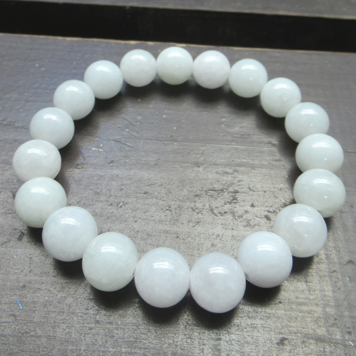 １０ミリ玉　本翡翠・ジェダイトブレスレット 天然石　パワーストーン