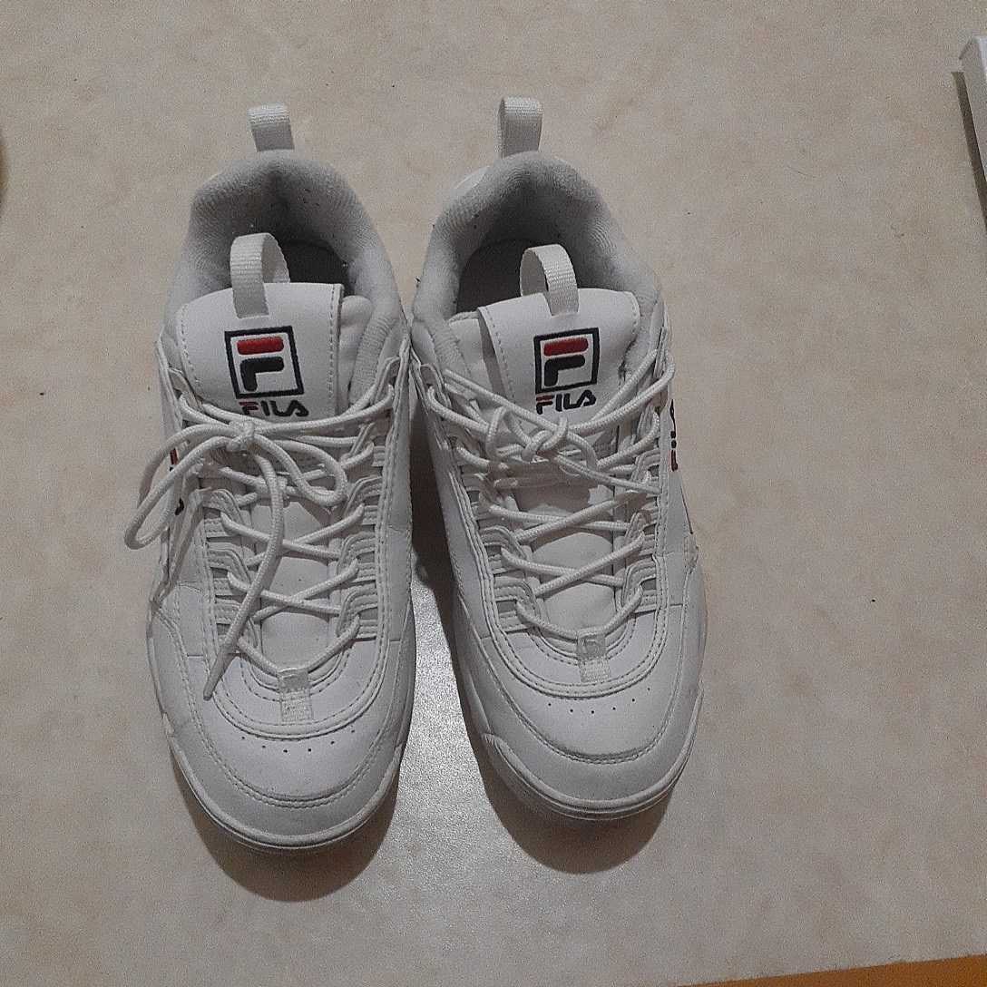 Fila フィラ スニーカー 白スニーカー ホワイト色 27 0cm Us9 韓国スニーカー ビッグスニーカー トレーニングシューズ 男性用 売買されたオークション情報 Yahooの商品情報をアーカイブ公開 オークファン Aucfan Com