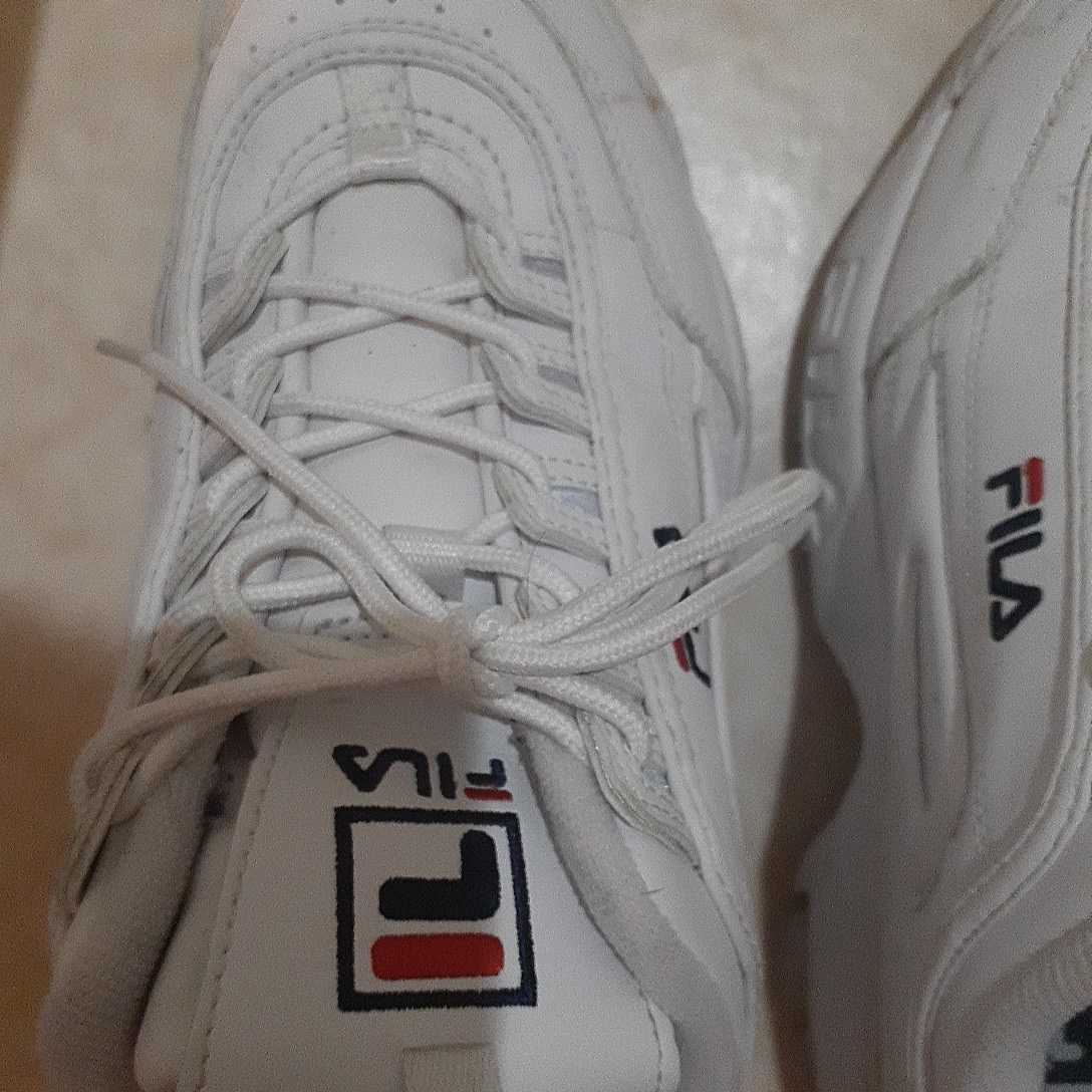Fila フィラ スニーカー 白スニーカー ホワイト色 27 0cm Us9 韓国スニーカー ビッグスニーカー トレーニングシューズ 男性用 売買されたオークション情報 Yahooの商品情報をアーカイブ公開 オークファン Aucfan Com