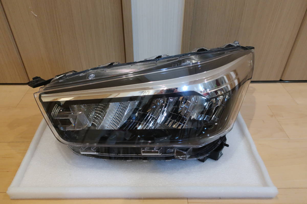 トヨタ ライズ純正 RAIZE ガソリン車 17インチ☆6J 美品☆即決☆TOYOTA 