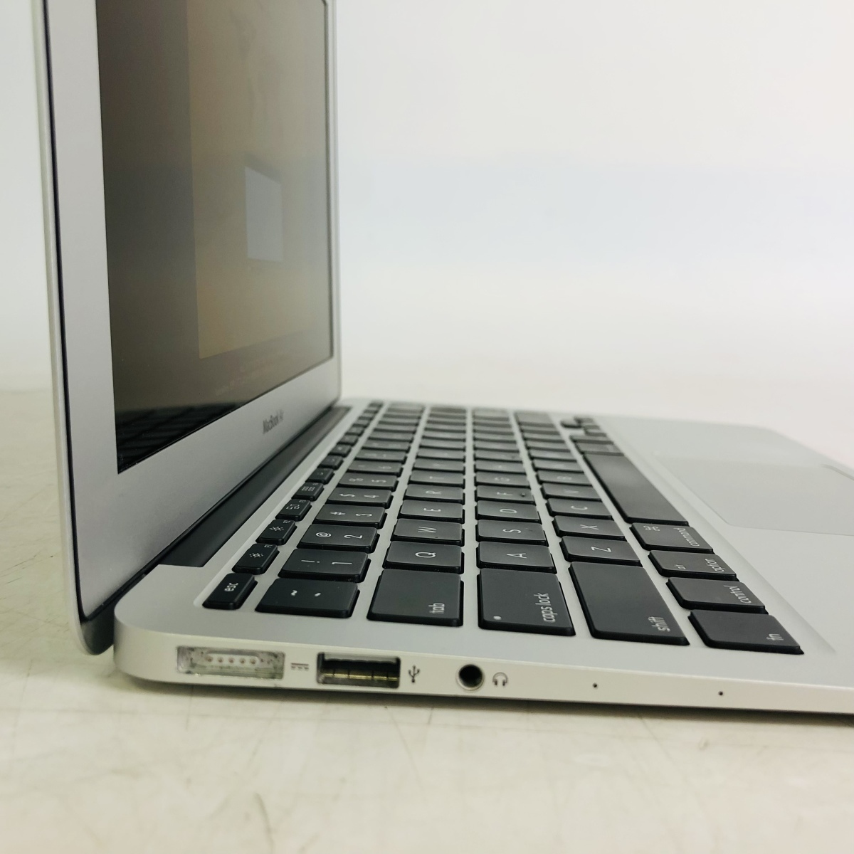 ジャンク MacBook Air 11インチ（Early 2014） Core i7 1.7Ghz/8GB/SSD