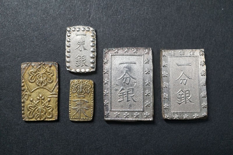 468)日本古銭5種セット 明治二分判金止メ分 天保二朱判金古二朱 明治一 