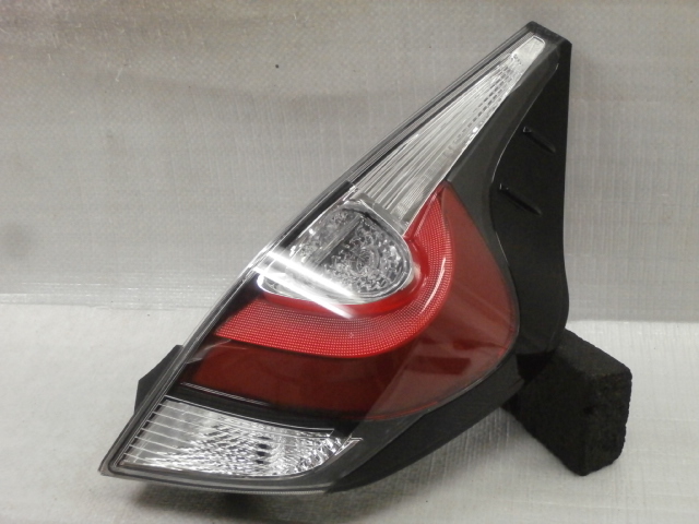 23131【アクア】NHP10右テールランプ即決 STANLEY 52-309 【公式通販】