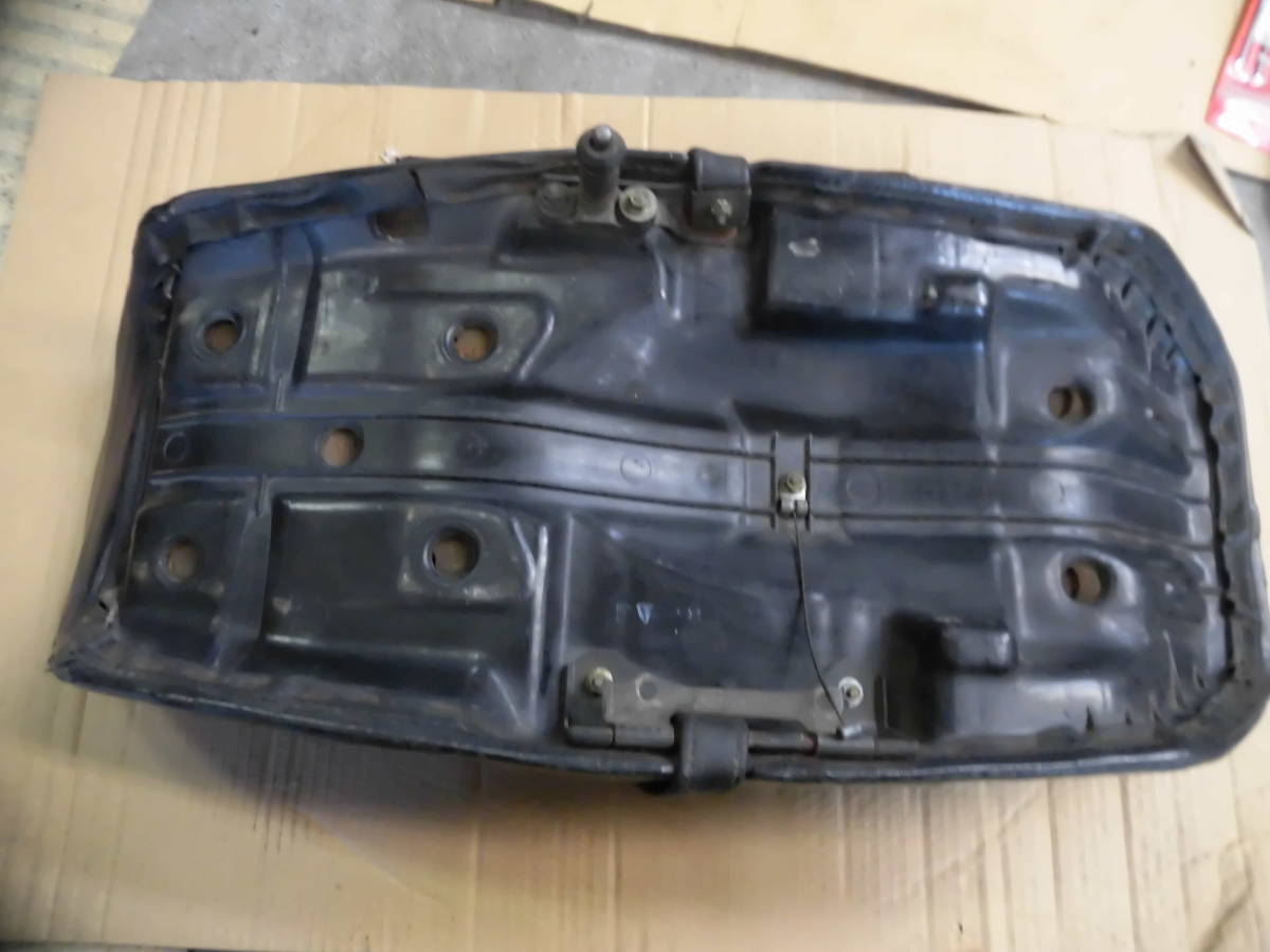 CBX400F 1型Wシート 中古