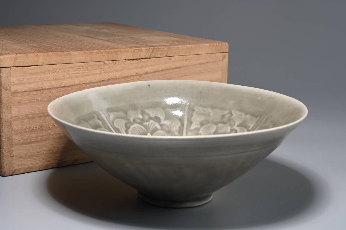 耀州窯 茶碗 宋時代 青磁 中国 共箱 唐物 中国古玩 時代物 中国美術
