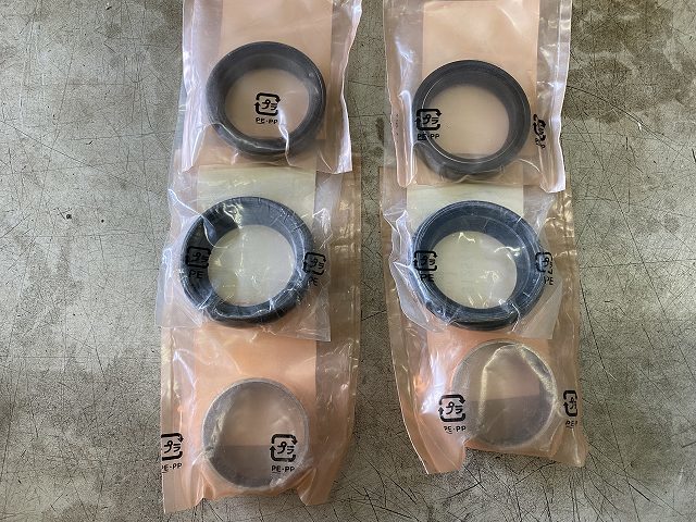 CB750F RC04 FC 39φ フォークシール/ダストシール/スライドメタル cb900f/cb1100f/cb1100r/sc01/sc08/sc09/sc11
