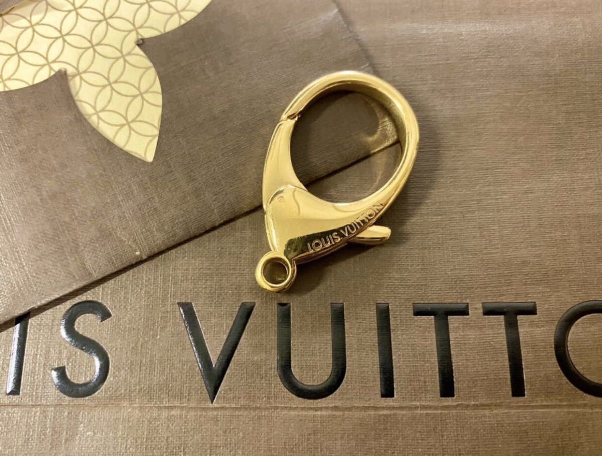大得価，新品 に近い 正規品 ルイヴィトン LOUIS VUITTON キーホルダー フック ゴールド プレゼントにも(ルイ・ヴィトン)｜売買されたオークション情報、yahooの商品情報をアーカイブ公開 - オークファン ルイ・ヴィトン