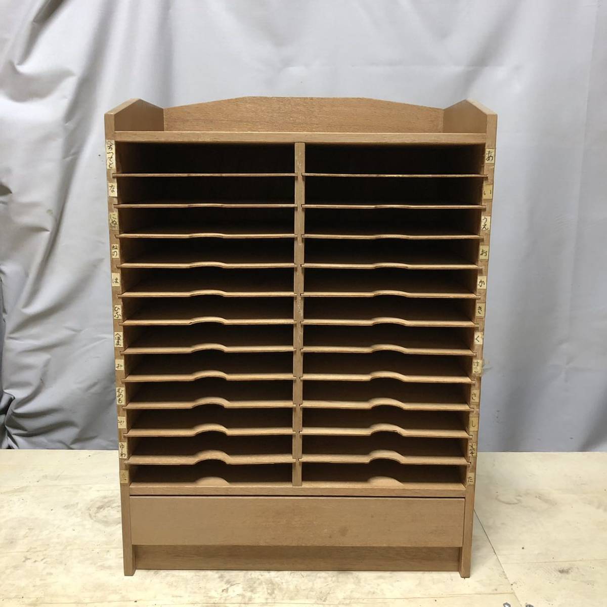 古い 書類棚 12段 抽斗 書類ケース レター 手紙 収納棚 古民具 昭和レトロ ビンテージ 木製 和家具 日本 売買されたオークション情報 Yahooの商品情報をアーカイブ公開 オークファン Aucfan Com
