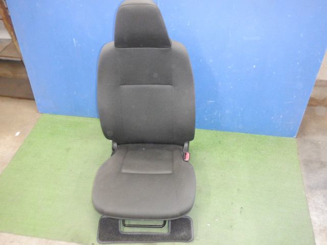 【セール，低価】 ハイエース KDH206V 運転席 ドライバーシート(トヨタ用)｜売買されたオークション情報、yahooの商品情報をアーカイブ公開 - オークファン トヨタ用