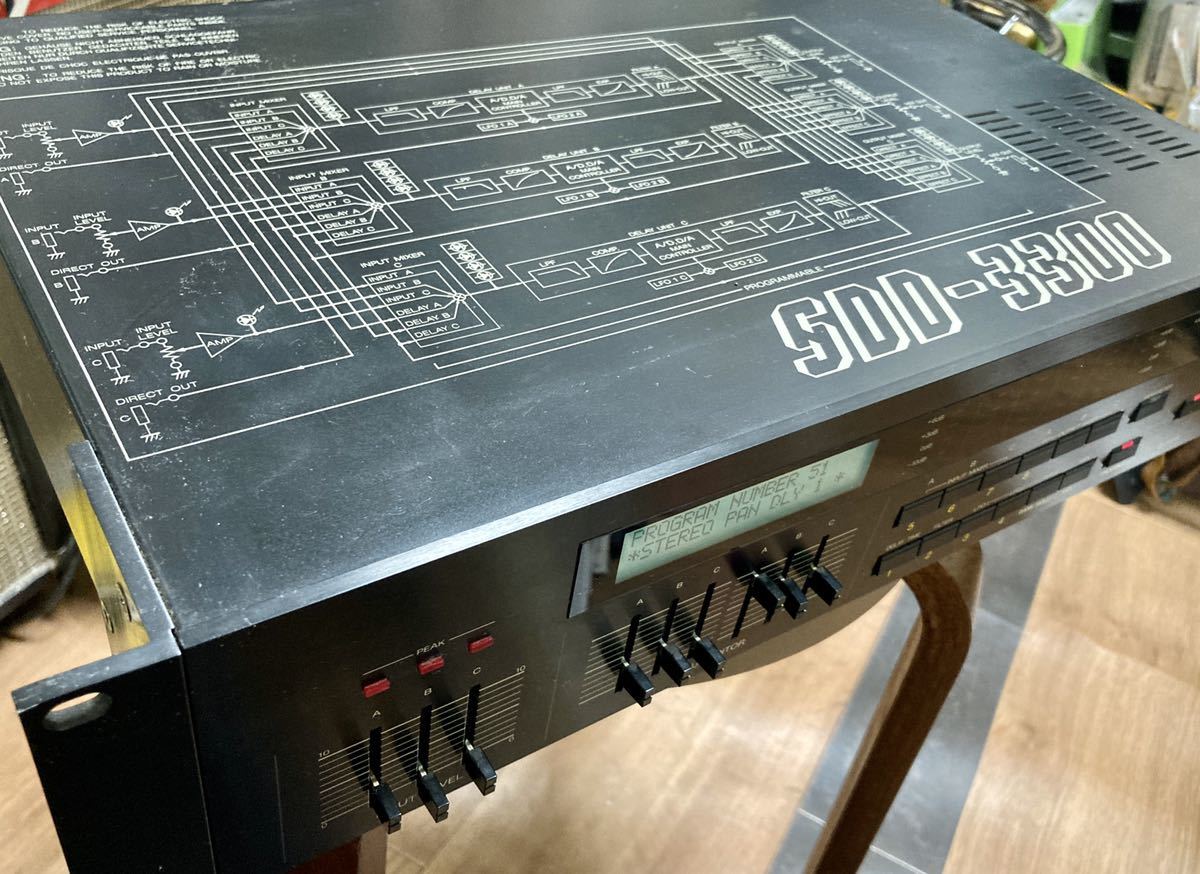 KORG SDD-3300 TRIPLE DIGITAL DELAY