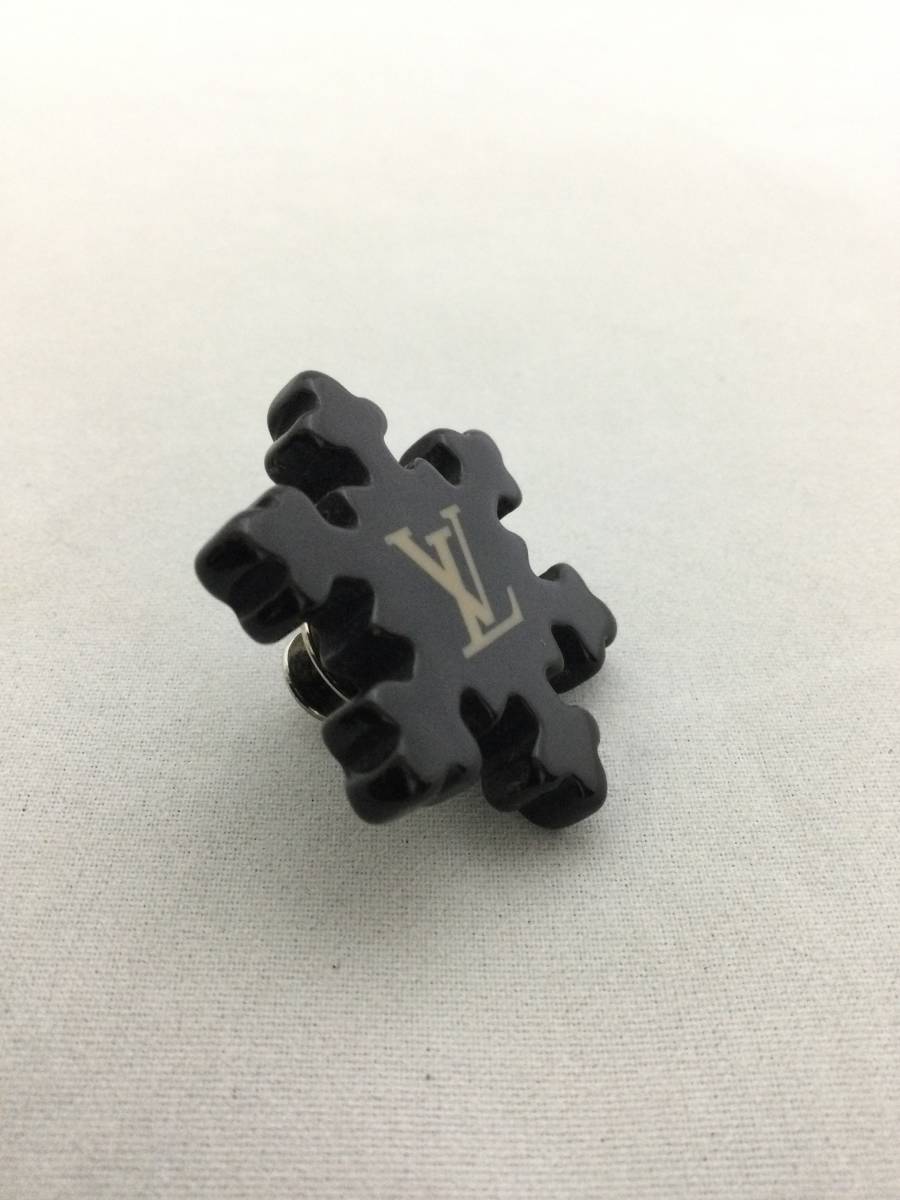 Louis Vuitton 雪の結晶ブローチ ピンバッジ 【公式通販】