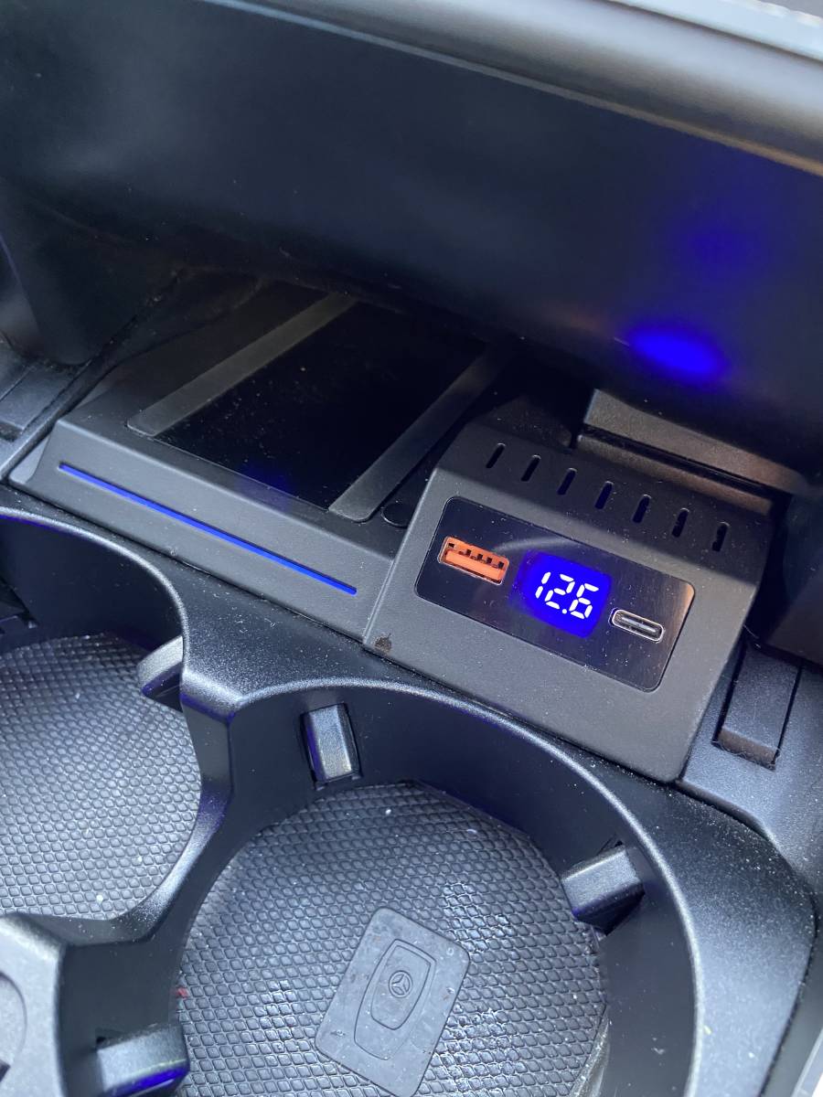 メルセデス・ベンツ Maybach 香水 USB充電器セットスターターセット メルセデス・ベンツ Maybach 香水 USB充電器セットスターターセット d