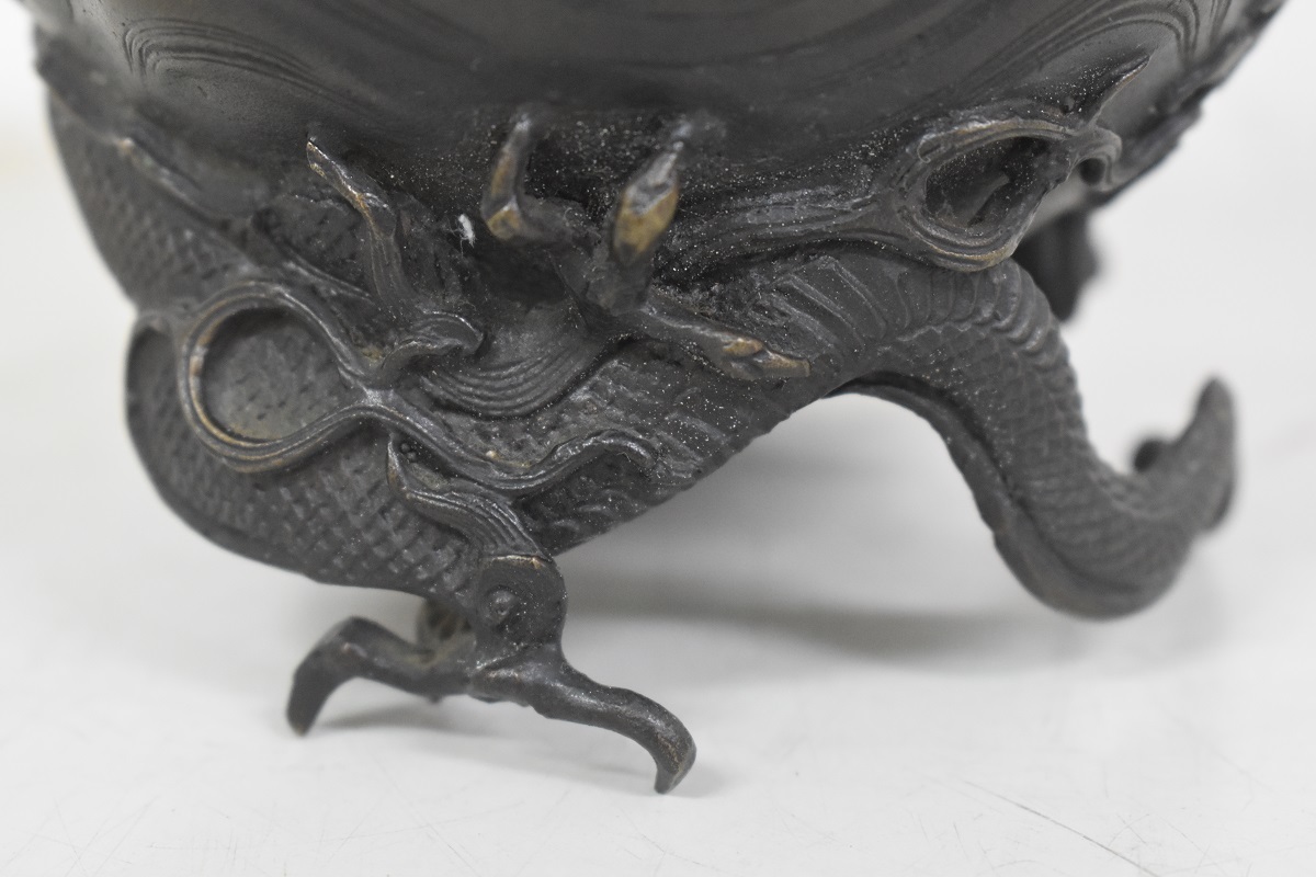 高岡銅器 金工師 名工 剛信 鋳銅 茶花々入 共箱 茶道具 骨董品 美術品 S12-18 現状品 金工師 剛信造 高岡銅器 銅製 兎摘群鶴波浮彫龍足 共箱