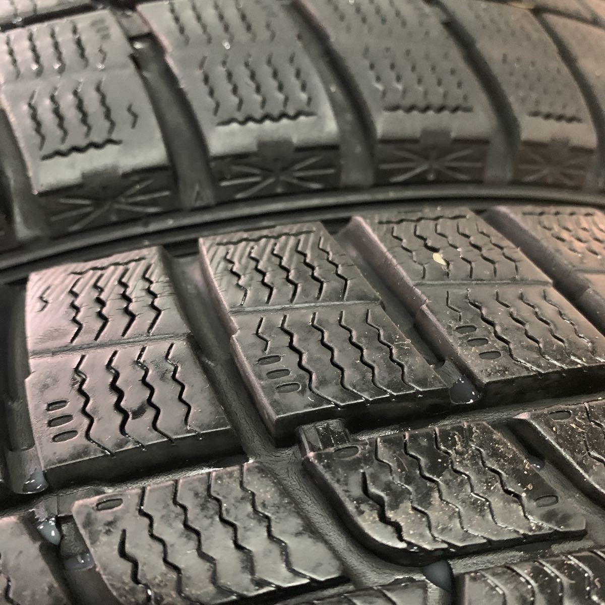 溝ありスタッドレス グッドイヤー215/45R17 トヨタ ZVW30 プリウス S 