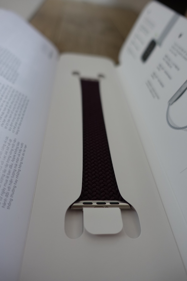 レザーケース Apple 45mm レザーケース・ダークチェリー サイズ8 S&frasl;M 【送料無料】正規品　新品未使用　サイズ６　45mmケース用　ダークチェリー　ブレイデッド　ソロループ　アップルウォッチ　