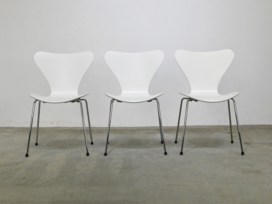 フリッツハンセン セブンチェア 2脚 北欧 名作 白② 2脚出品 正規品 デンマークFritz Hansen アルネ・ヤコブセン「セブン