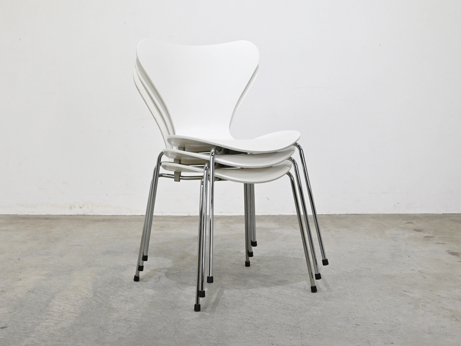 フリッツハンセン セブンチェア 2脚 北欧 名作 白② 2脚出品 正規品 デンマークFritz Hansen アルネ・ヤコブセン「セブン