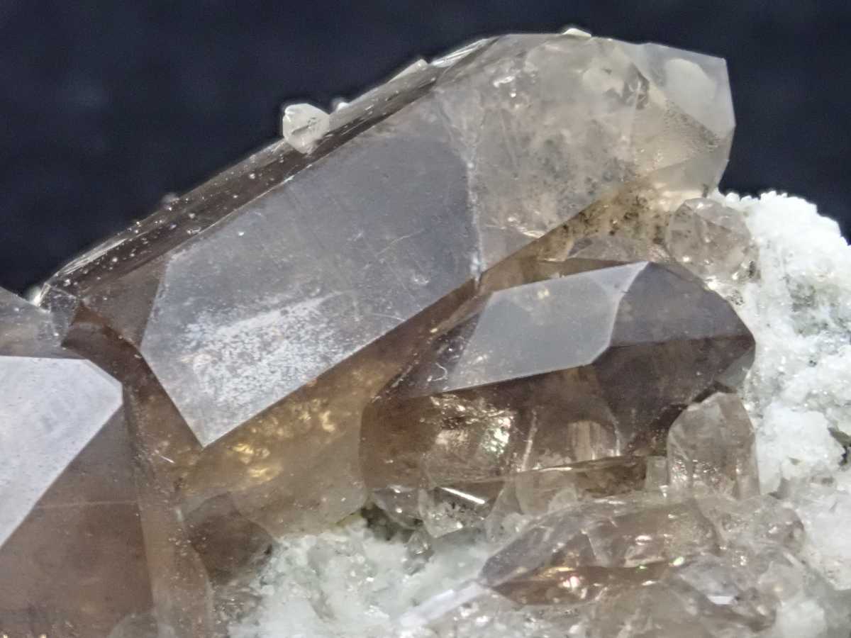 スイス産 母岩付き スモーキークォーツ 煙水晶 原石 標本(原石)｜売買  