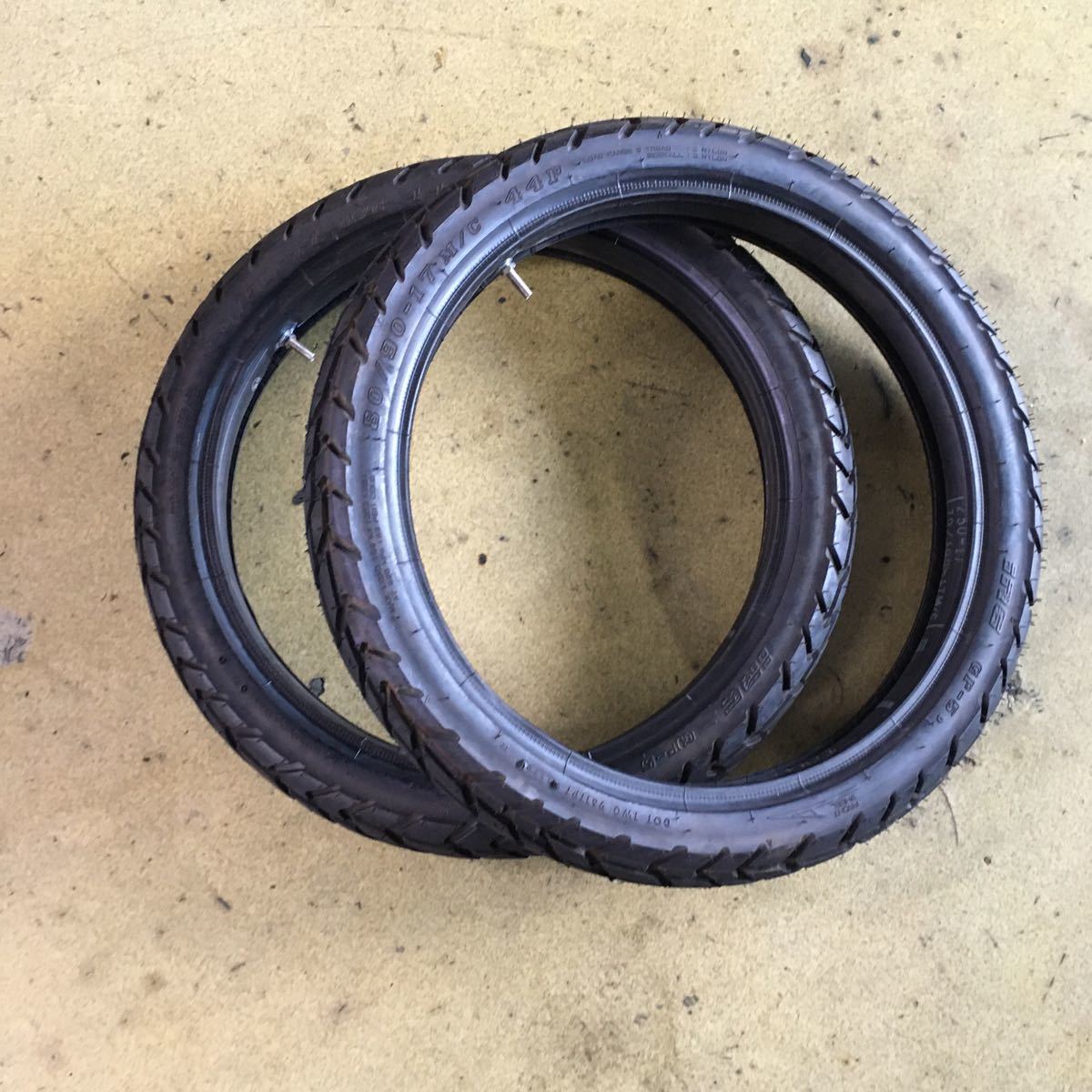 IRC GP-5 中古タイヤ ハンターカブ CT125 80/90-17 チューブ付 前後