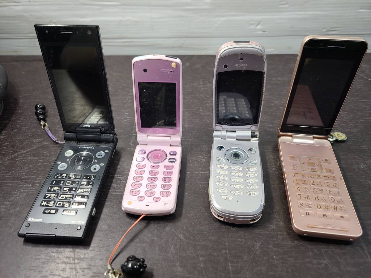 NTT docomo ガラケー 16点まとめ売りセット ○4046Y○ 携帯電話