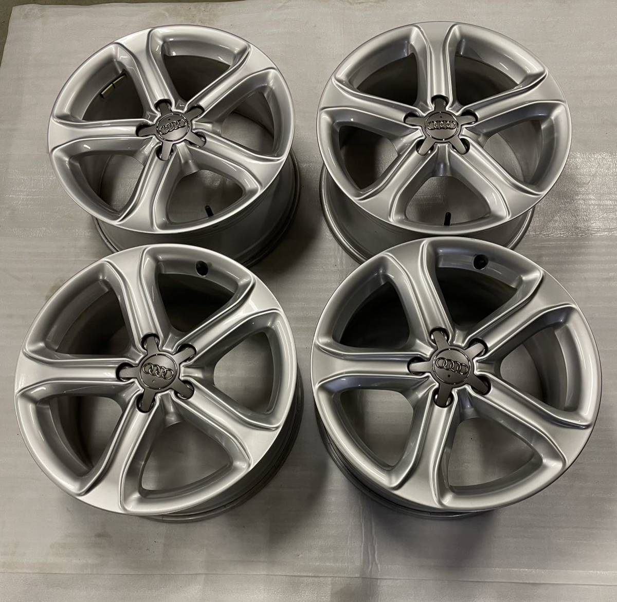 アウディ A4 純正 アルミホイール 17×7.5J+45 PCD112 5H 中古4本(純正 