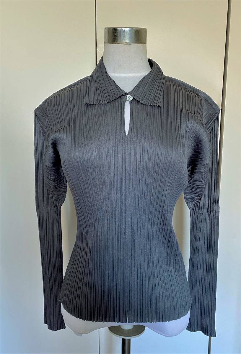 PLEATS PLEASE プリーツプリーズ イッセイミヤケ グレー系 トップス