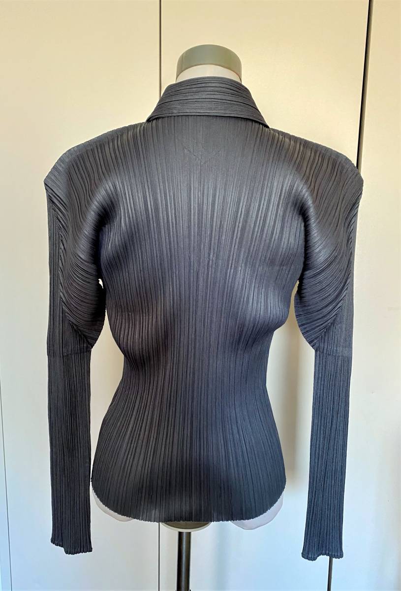 PLEATS PLEASE プリーツプリーズ イッセイミヤケ グレー系 トップス