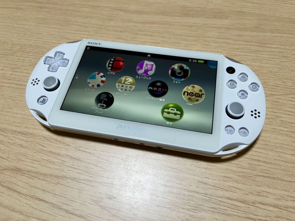 美品】SONY PlayStation Vita Wi-Fiモデル PCH-2000 ホワイト White