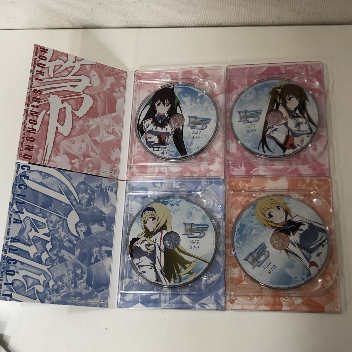Θ越谷店 品 IS インフィニットストラトス Blu-ray Vol.1 6 アンコール 