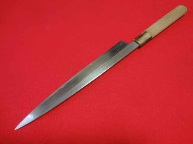 【HOT，低価】 3000円スタート/売切 郷右馬充義弘 刺身包丁 刃渡20㎝ 全長34.3㎝ 峰厚4.1㎜ 片刃 品 全国一律送料1100円(刺身包丁)｜売買されたオークション情報、yahooの商品情報をアーカイブ公開 - オークファ 包丁