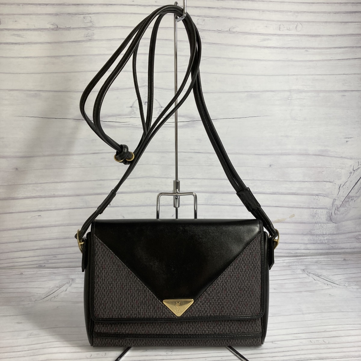#イヴサンローラン ヴィンテージ 編み込み調 ショルダーバッグ ブラック　S-8 YSL イブサンローラン 編み込み調 ショルダーバッグ ブラック レザー